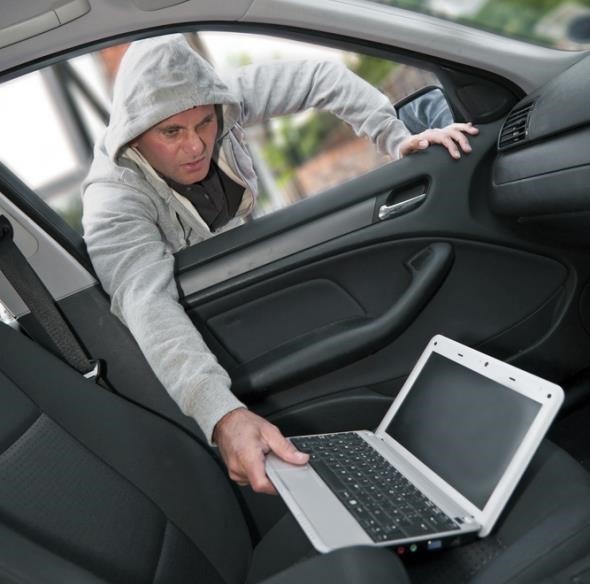 stealing-laptop-from-car