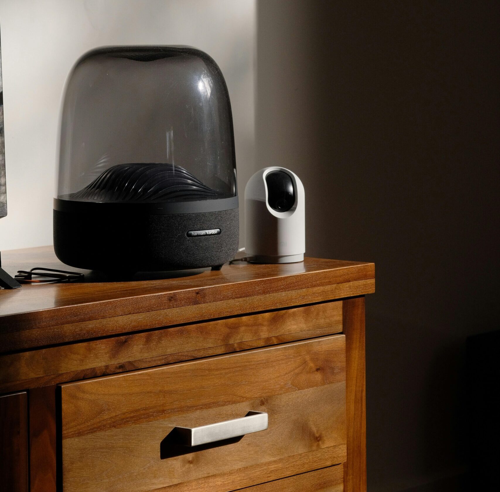 wifi camera and speaker on desk